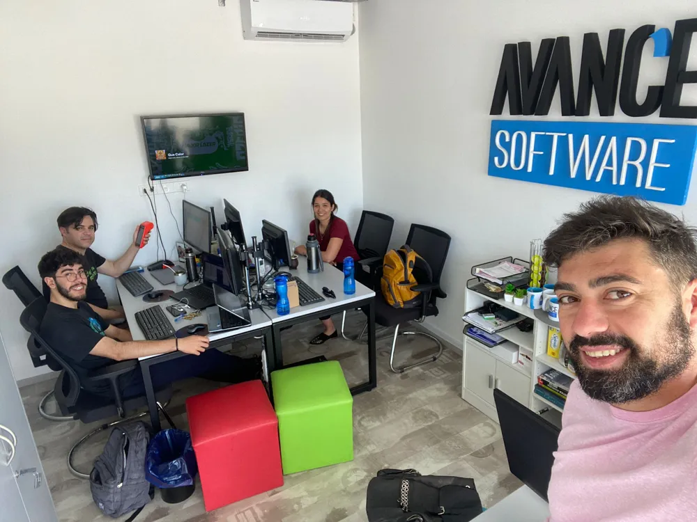 Equipo de Avance Software en la oficina de San José